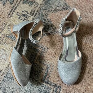 Kids Badgley Mischka Silver Glitter Heels sz 3